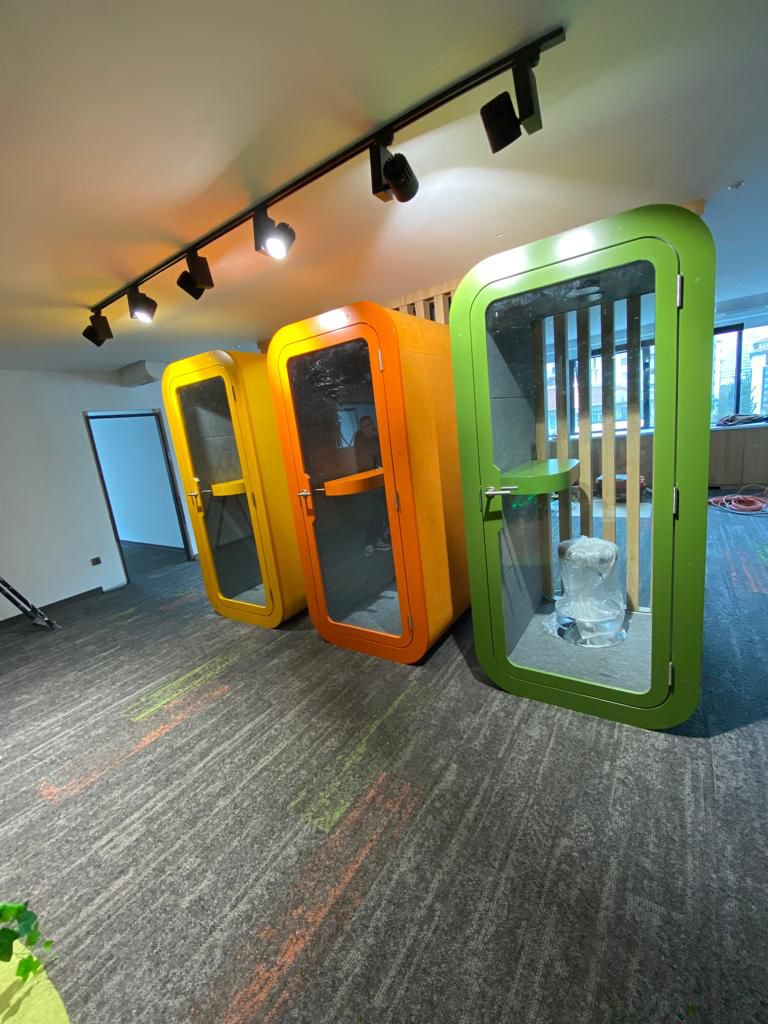 Akustik Telefon Görüşme Kabini