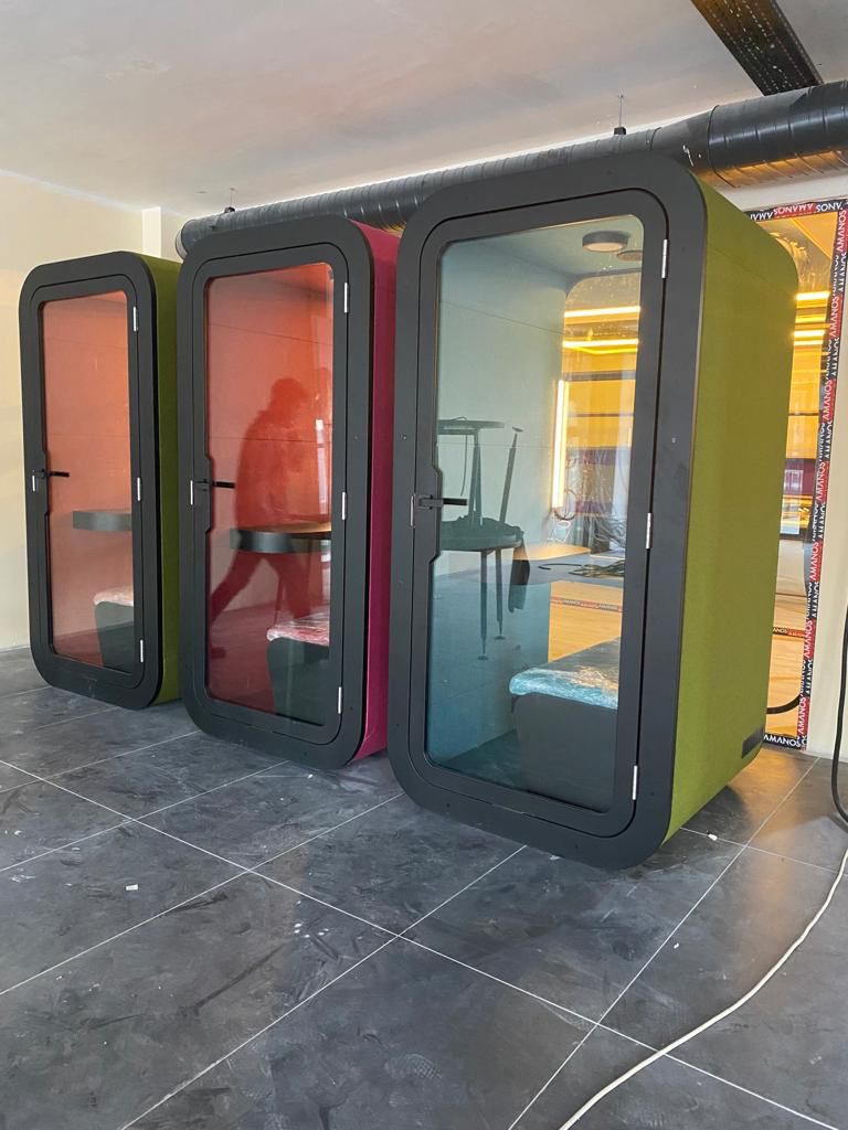 Akustik Telefon Görüşme Kabini